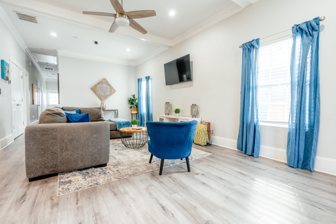 Charming Home: Pet-friendly Haven With Yard - Atlanta, GA