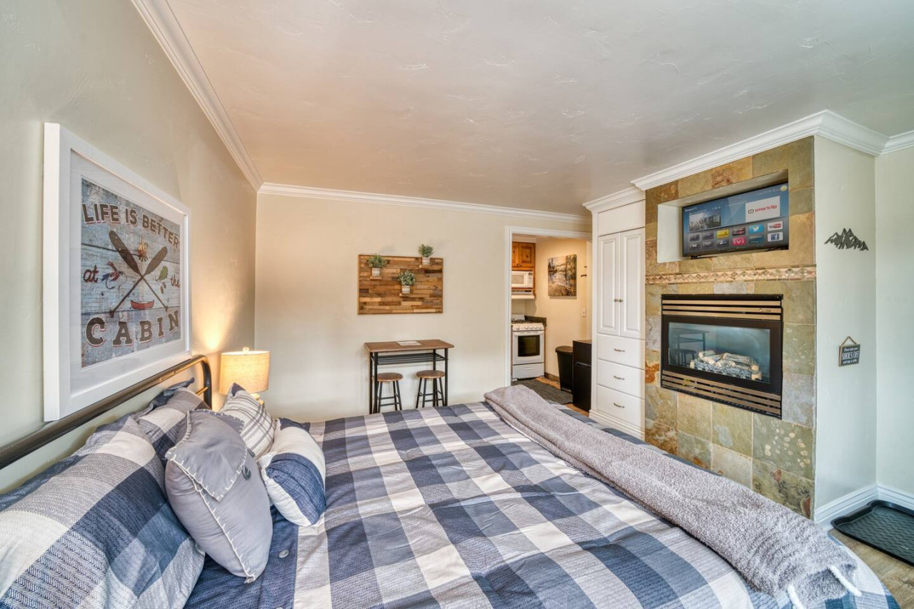 Bedroom with minimalist work space