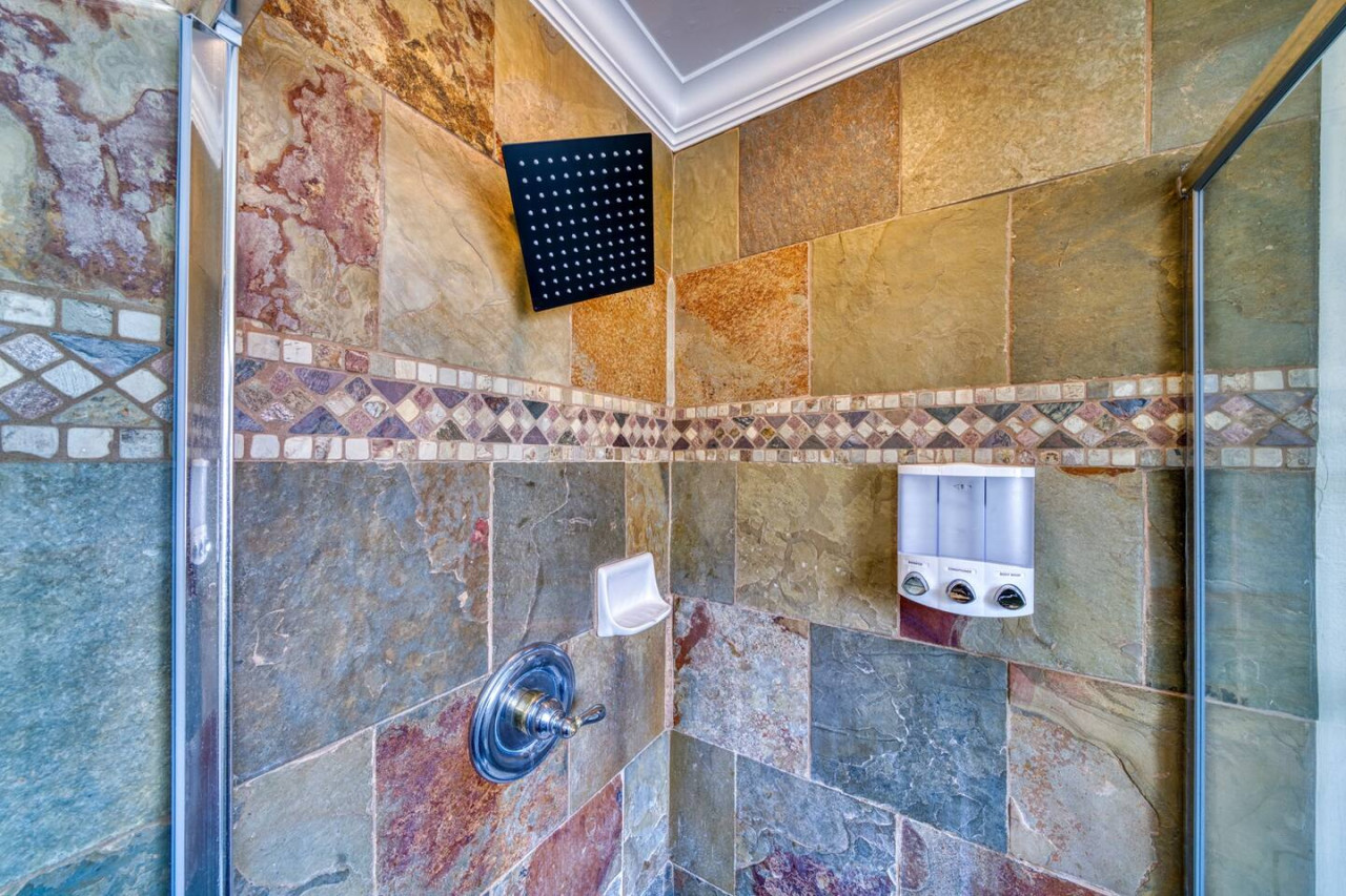 Stand-up shower area