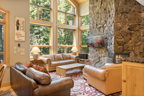 Beautiful East Vail Mountain House on Gore Creek!