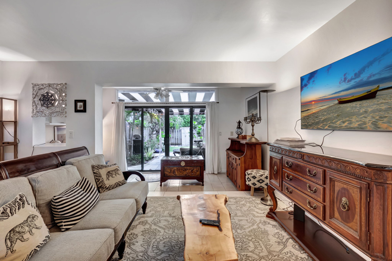 Inviting Backyard And Patio Area - Charming Coastal Retreat - Delray Beach, FL