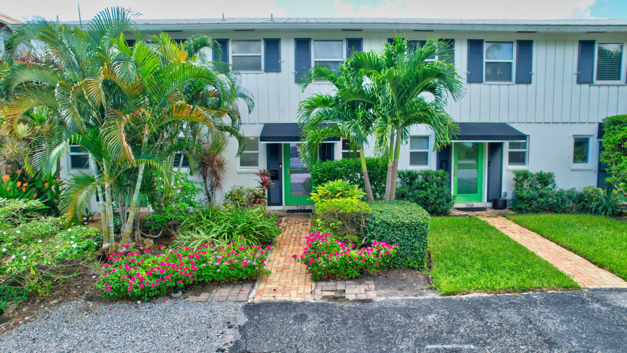 Magnificent Beach Townhome Steps From Atlantic Ave - Bahamas