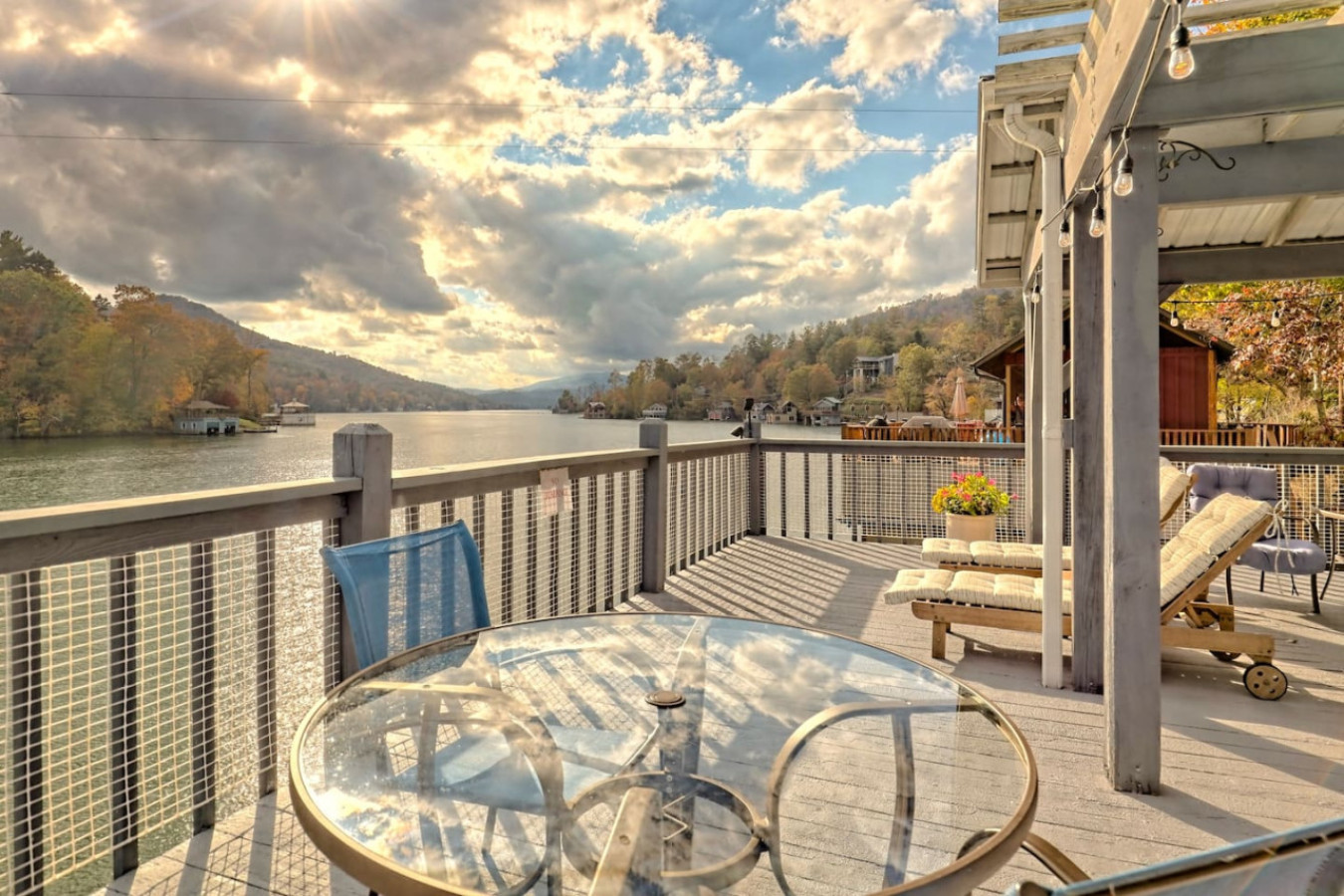 Lakefront Oasis With Private Dock And Fireplaces - Cozy Retreat - Lake Burton, GA