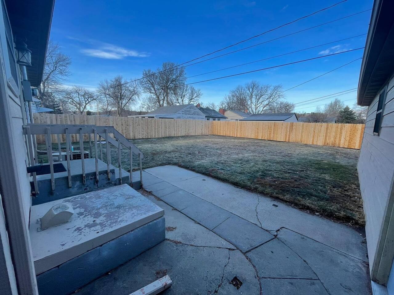 3 Bed 2 Bath, Golf Course and Fully Fenced Yard! — photo 37