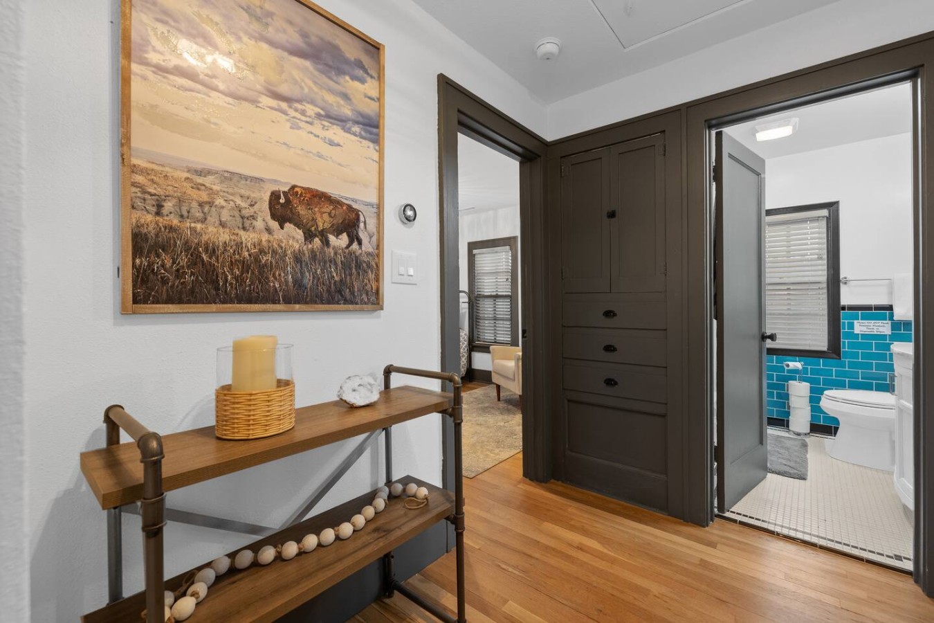 No airbnb fees! Cleaning fee only 2bedroomDowntown — photo 3