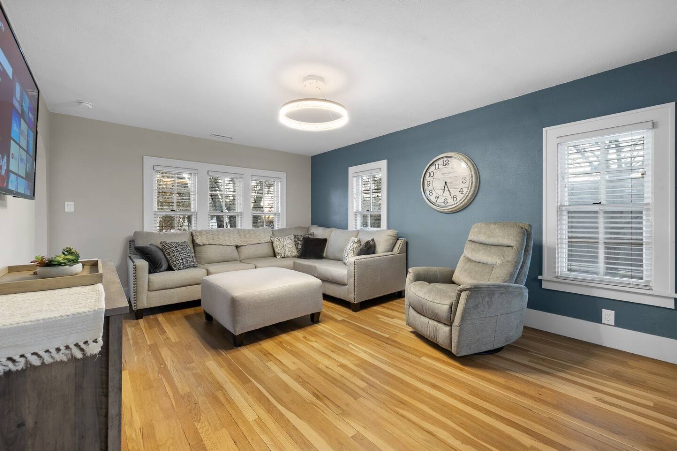 No airbnb fees! Cleaning fee only 2bedroomDowntown — photo 2