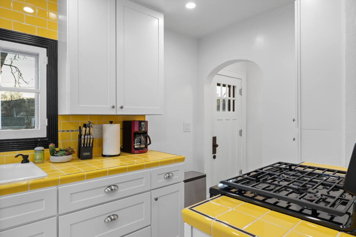 No airbnb fees! Cleaning fee only 2bedroomDowntown — photo 14