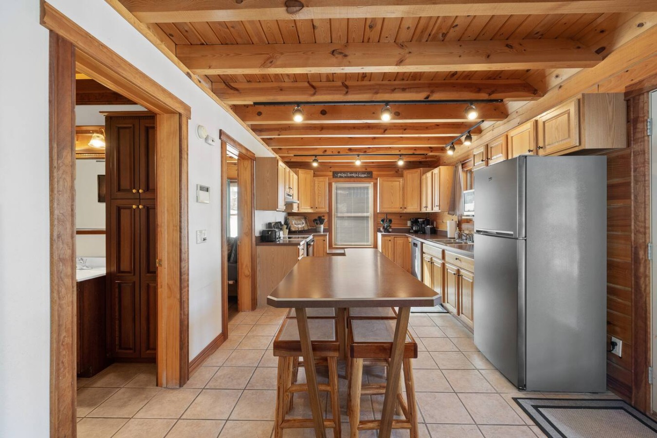 The Lincoln Lodge Cabin — photo 4
