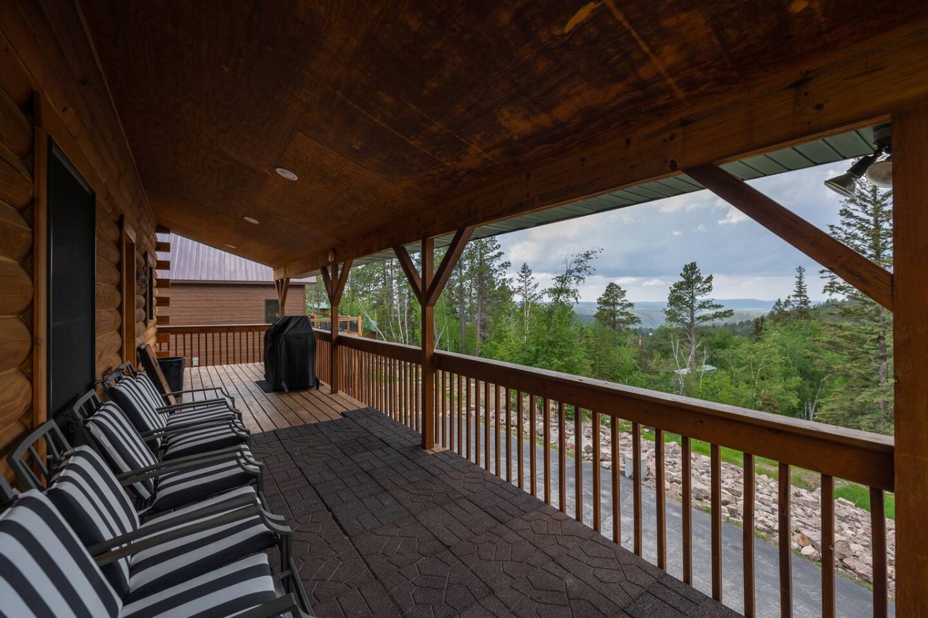 The Lincoln Lodge Cabin — photo 41