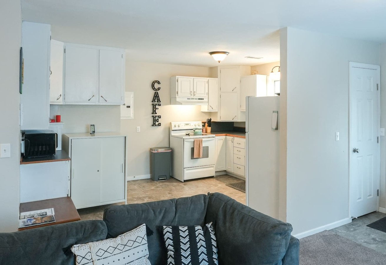 Cozy Duplex in Sturgis City Limits — photo 8