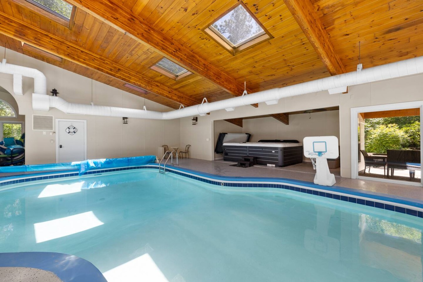 lNDOOR POOL! The FUN house — photo 39