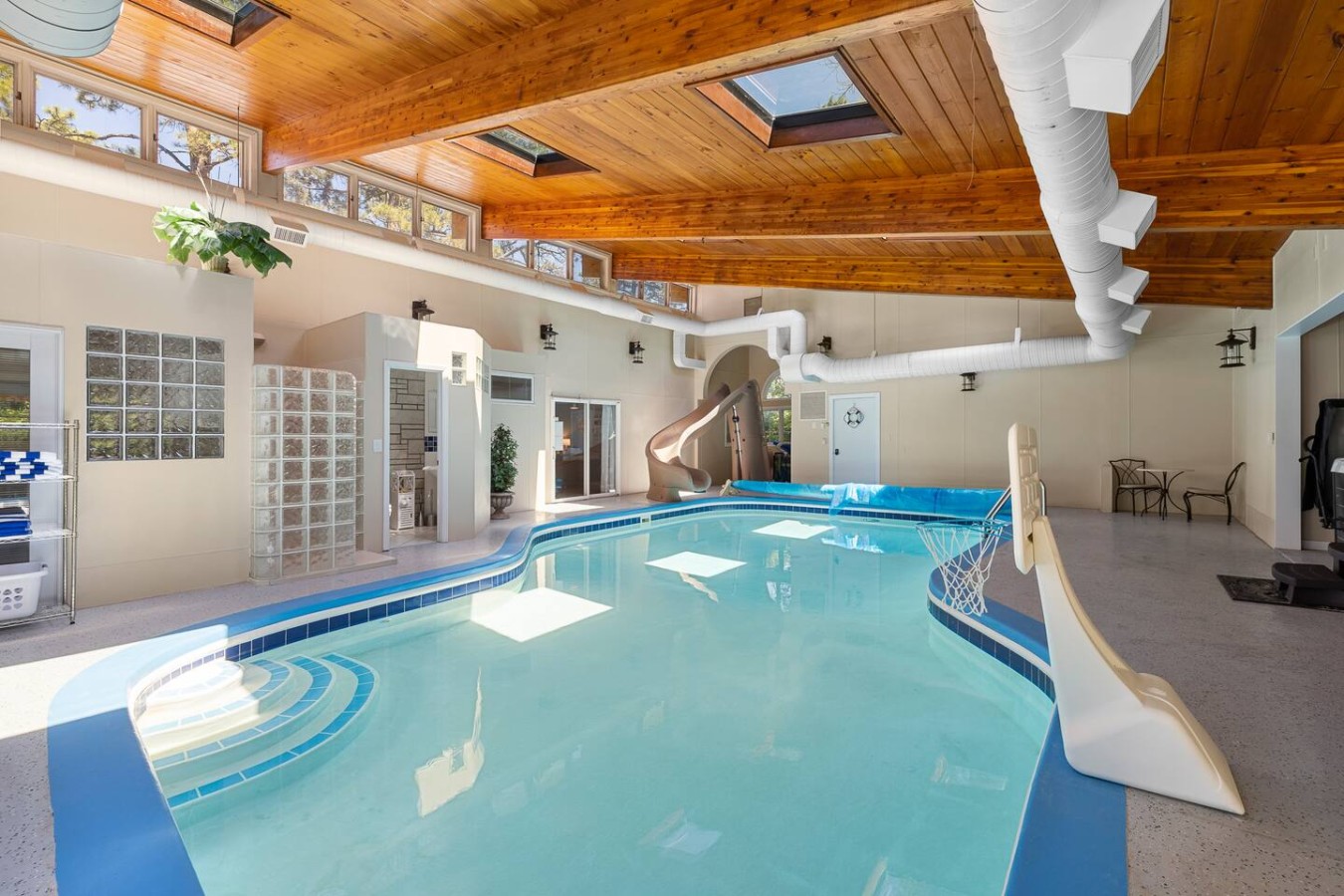 lNDOOR POOL! The FUN house