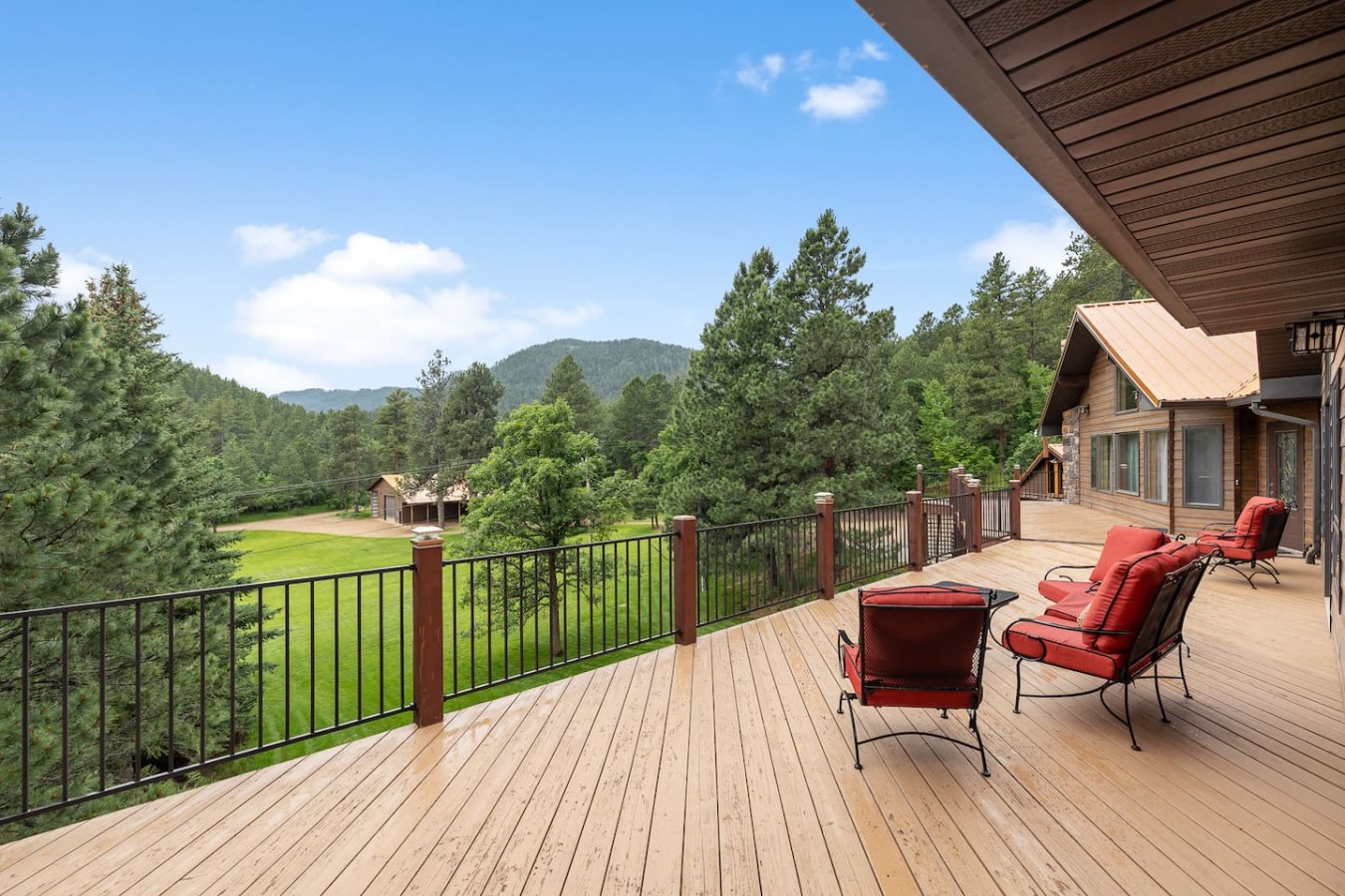 Peaceful Forest Park Lodge — photo 4