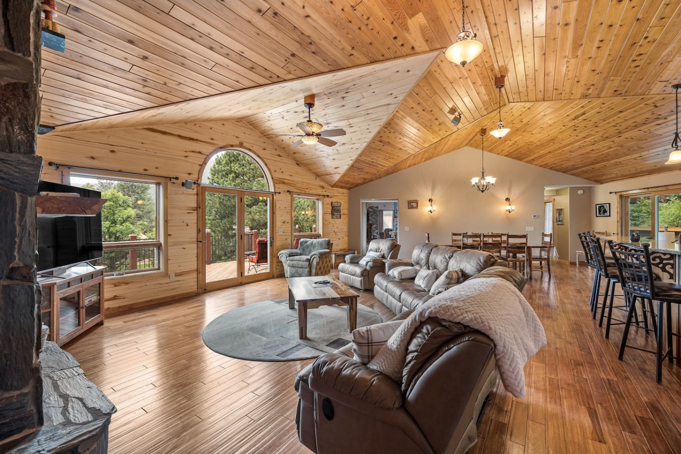 Peaceful Forest Park Lodge — photo 7