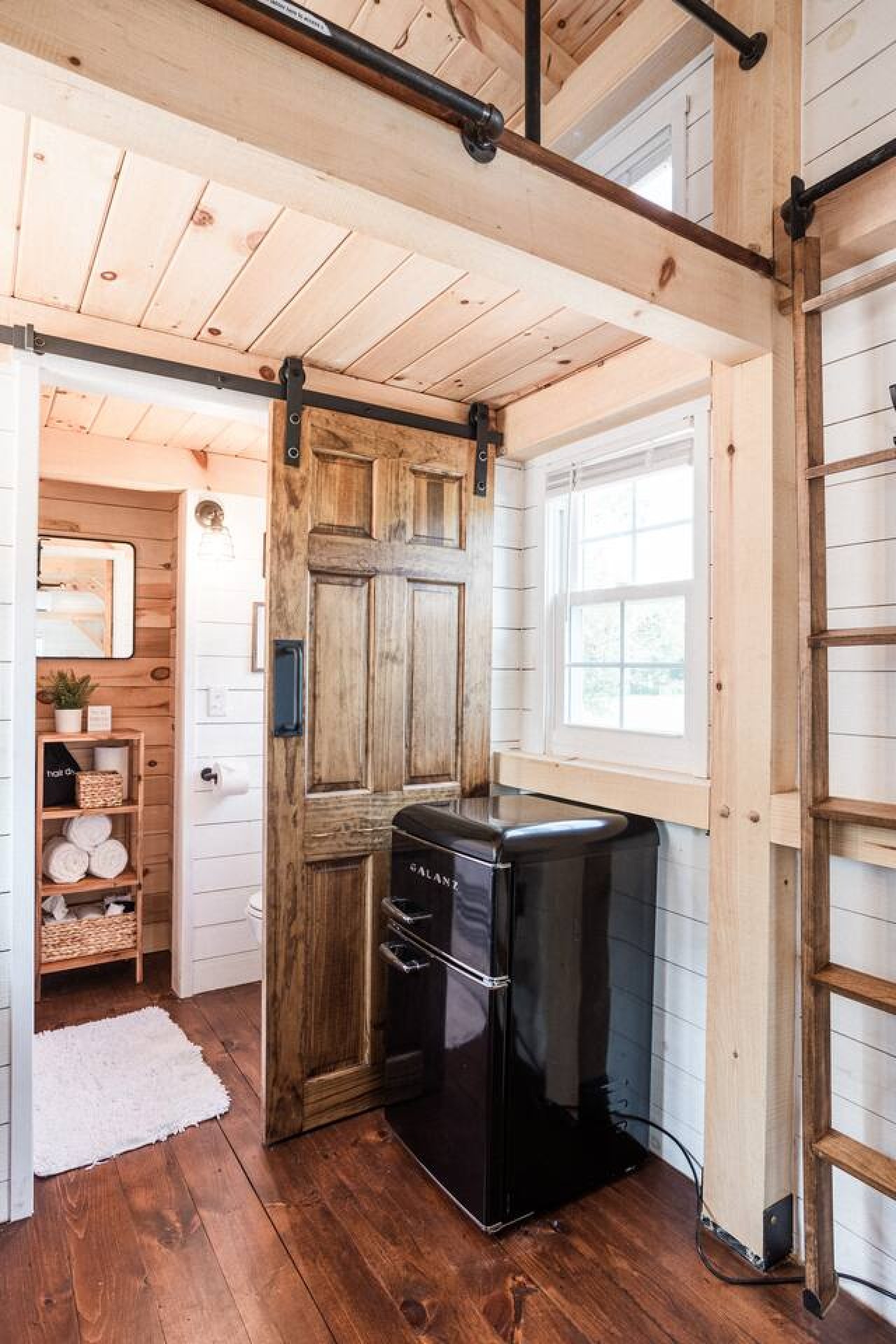 Tiny Timber- Stunning Tiny House — photo 13