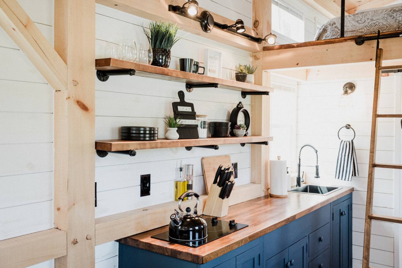 Tiny Timber- Stunning Tiny House — photo 12
