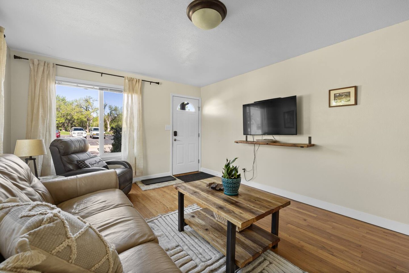Hot tub, Privacy Fence, Pet Friendly, Great area — photo 9