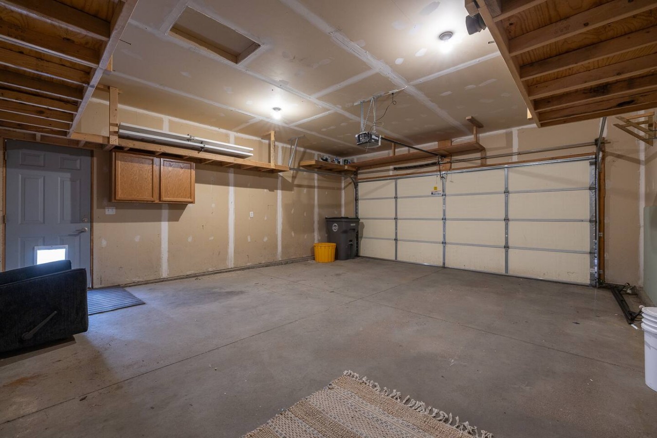5 Beds, Hot Tub, Fenced Backyard — photo 35