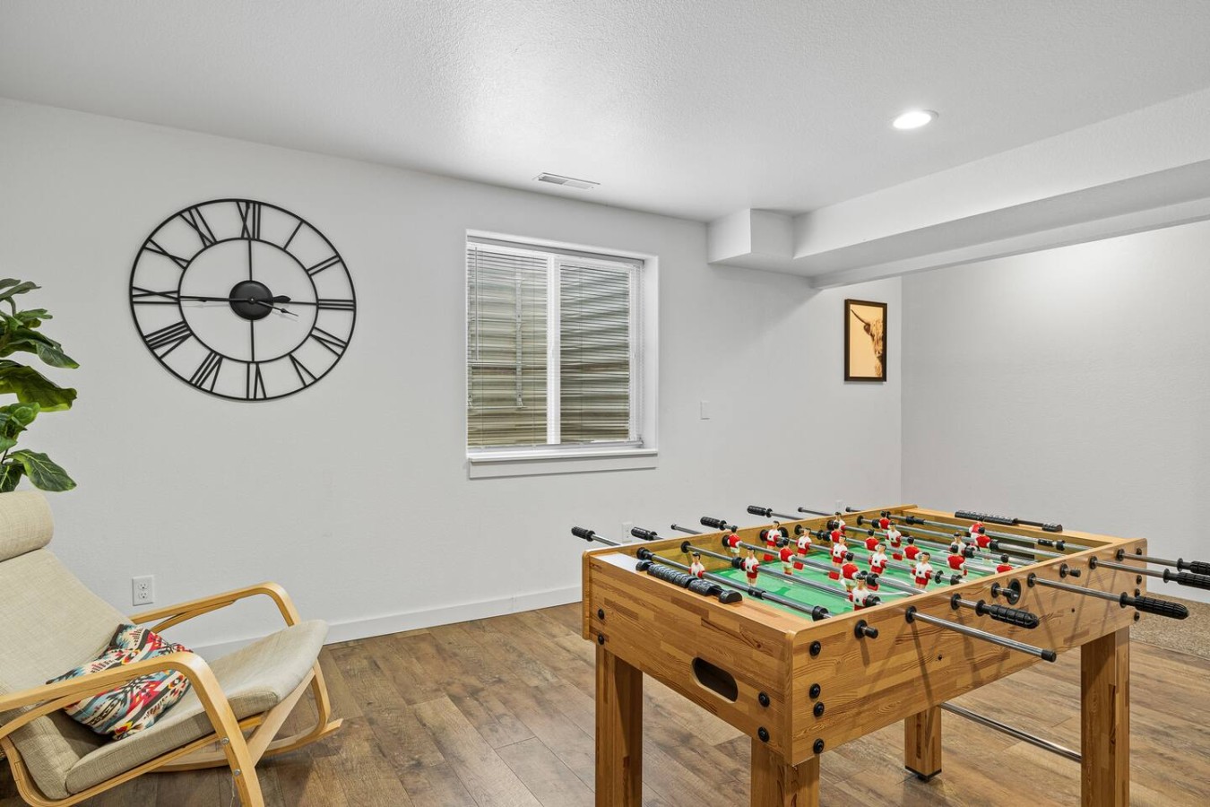 5 Beds, Hot Tub, Fenced Backyard — photo 25