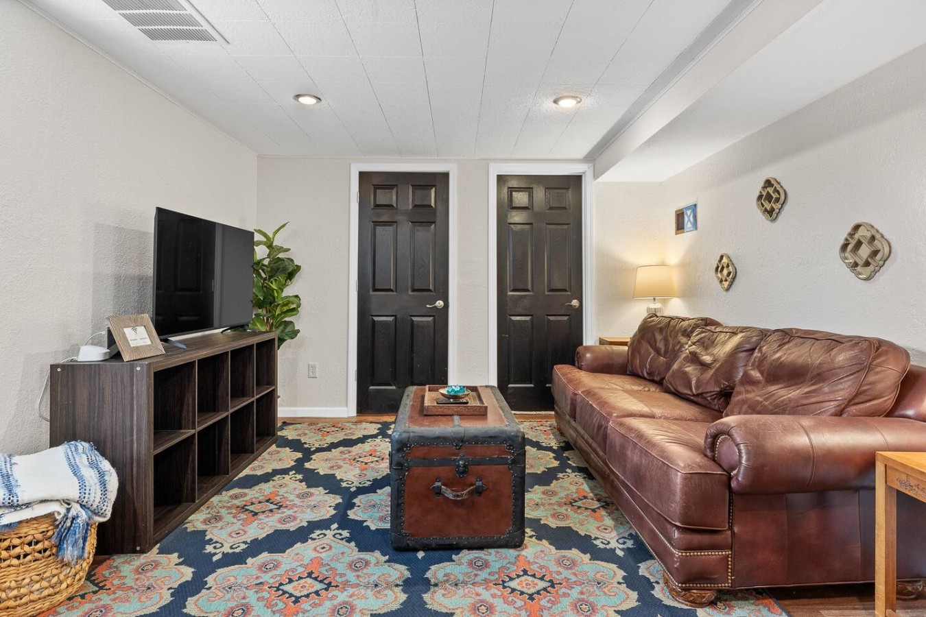 Boho Bliss: 3 Bedroom, Fenced Yard — photo 15