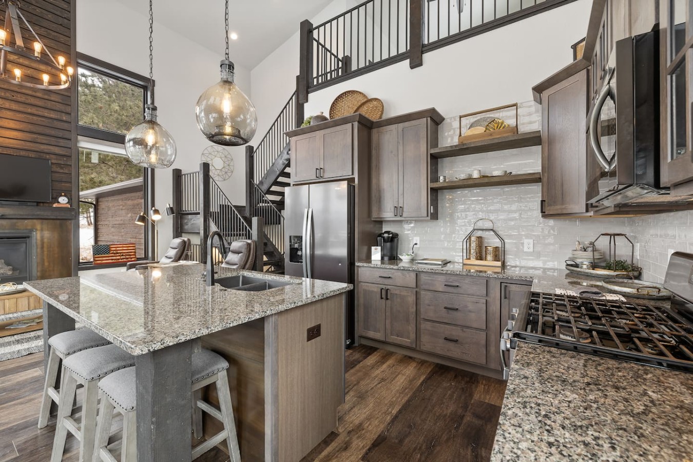 Modern Mountain Retreat — photo 14