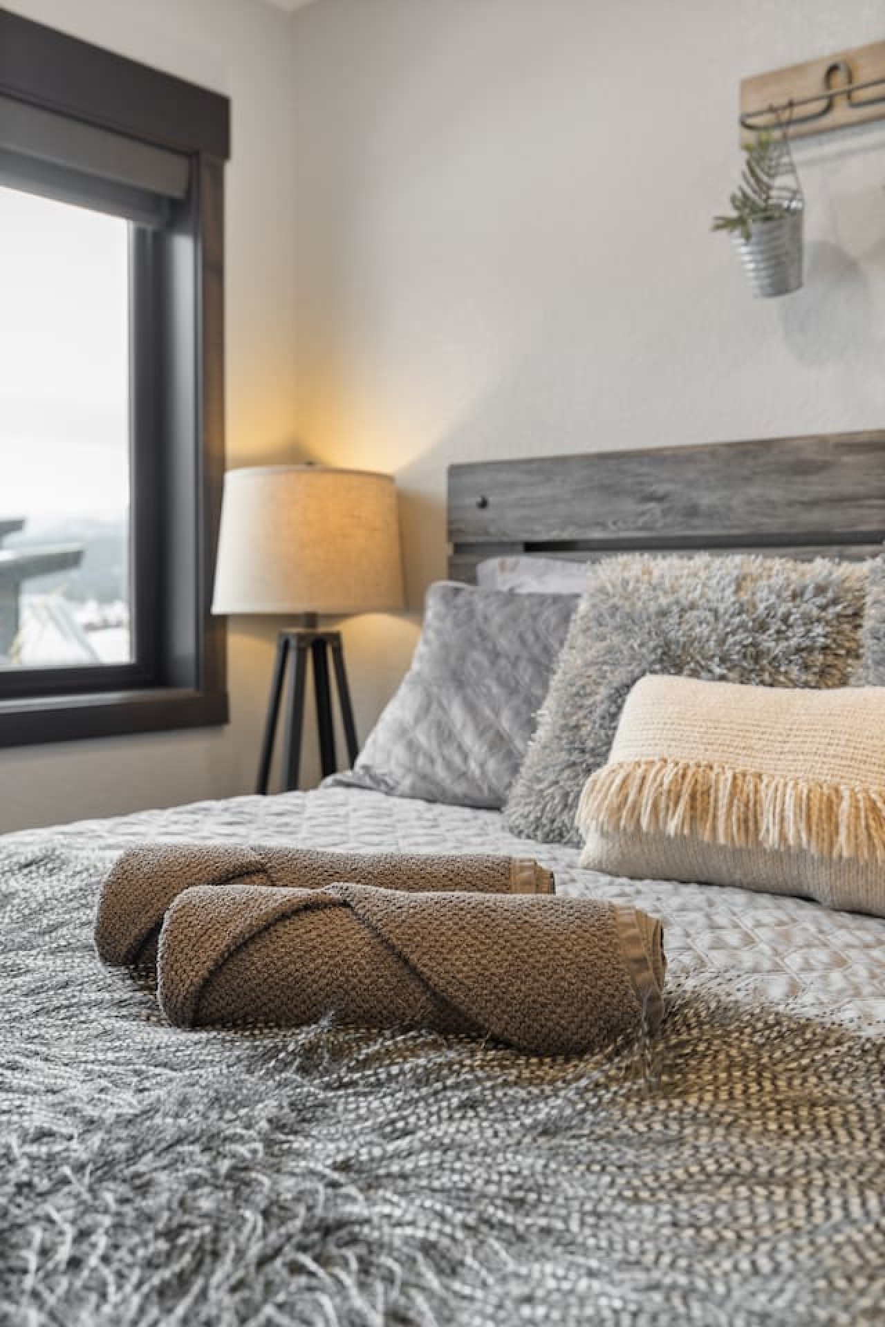 Modern Mountain Retreat — photo 20