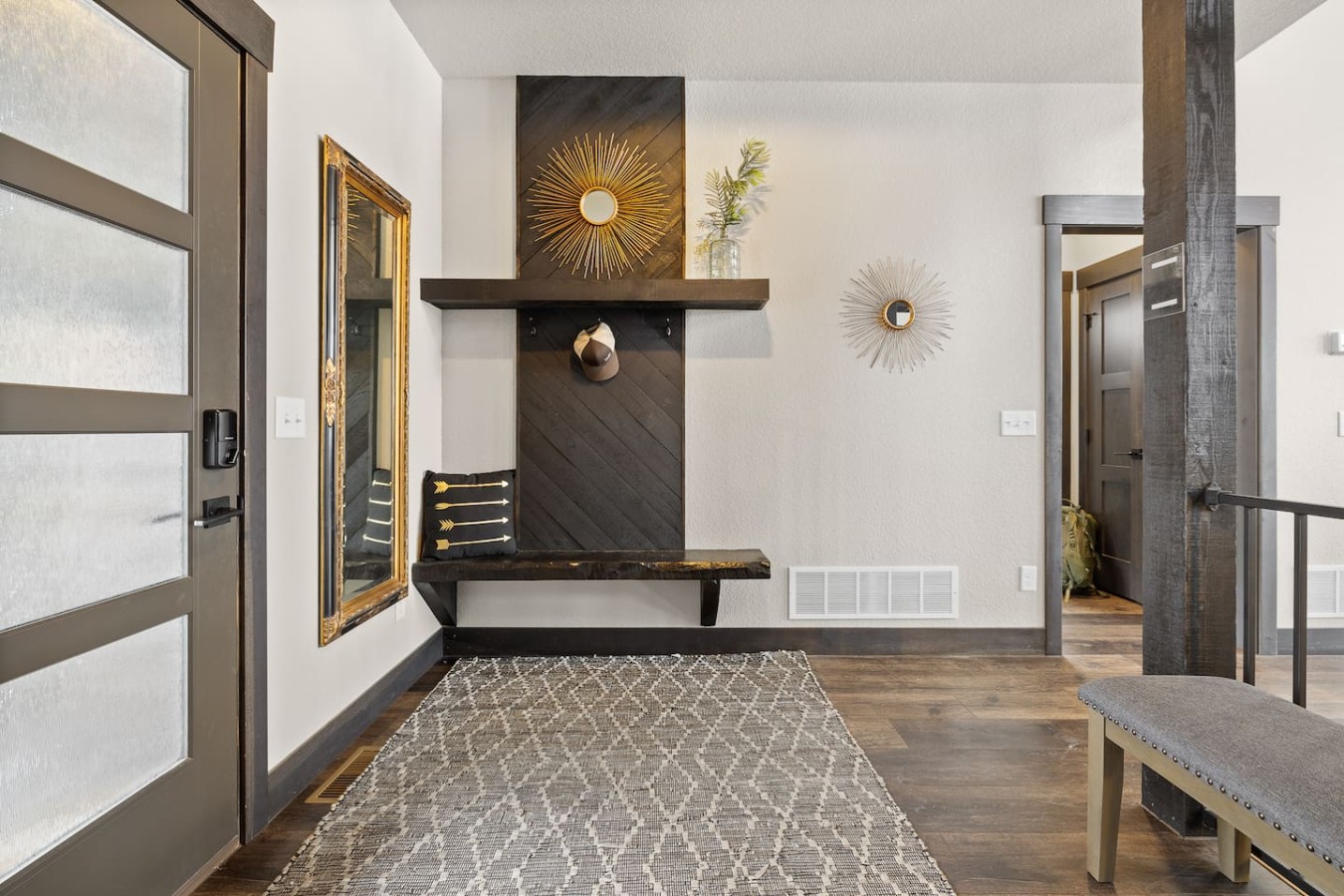 Modern Mountain Retreat — photo 18