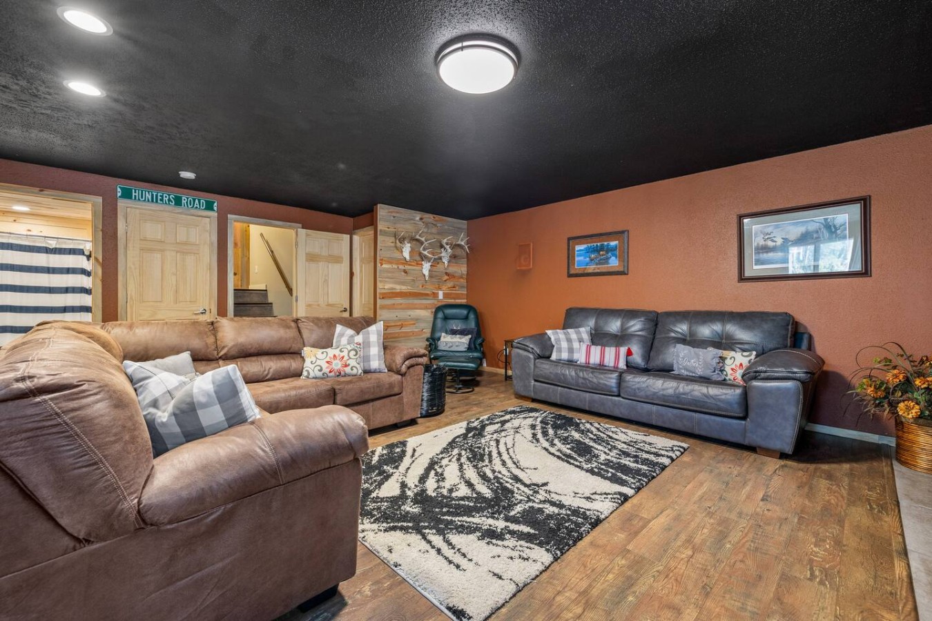 Forest Cabin, Hottub, 5 beds, — photo 13
