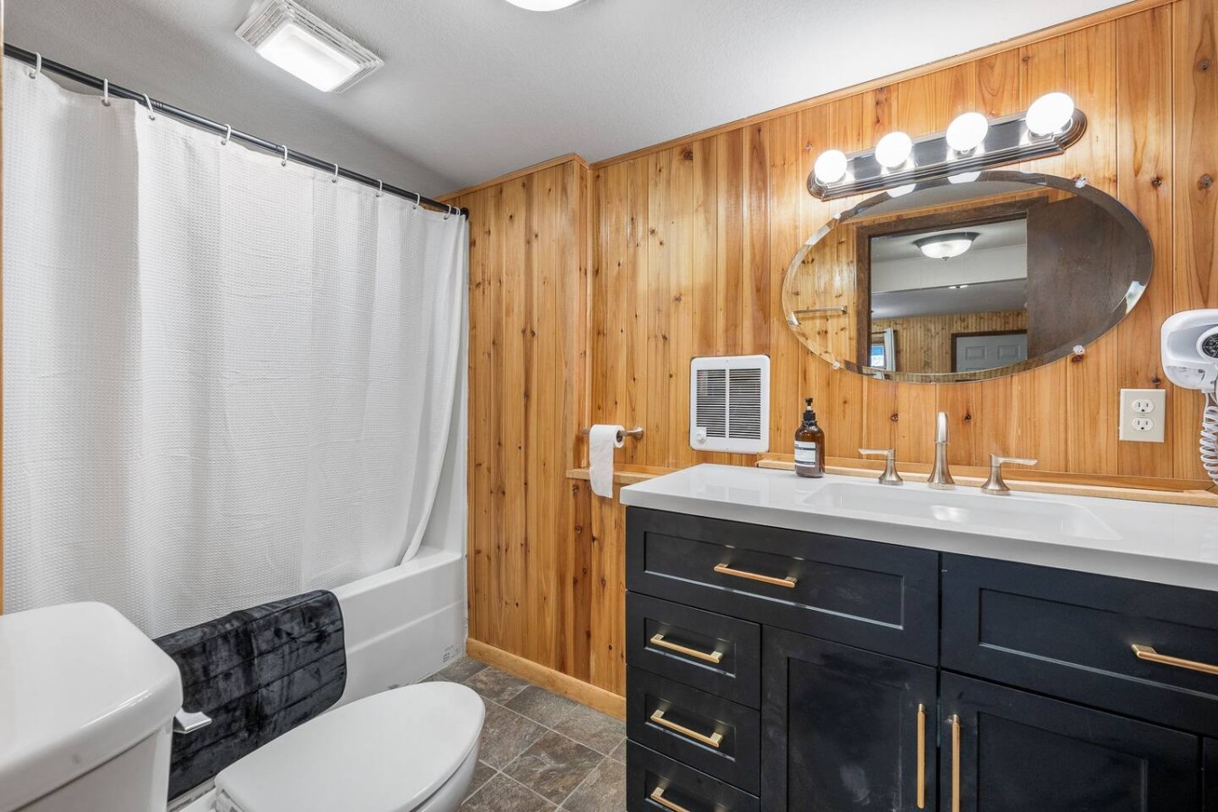 The Pondo: Room 20 – Spacious Stay — photo 3
