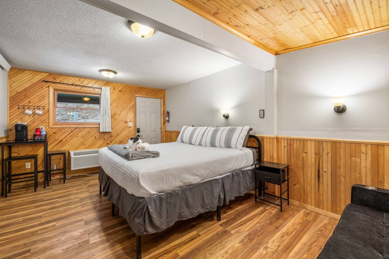 Room 19 – King-size - Lead, SD