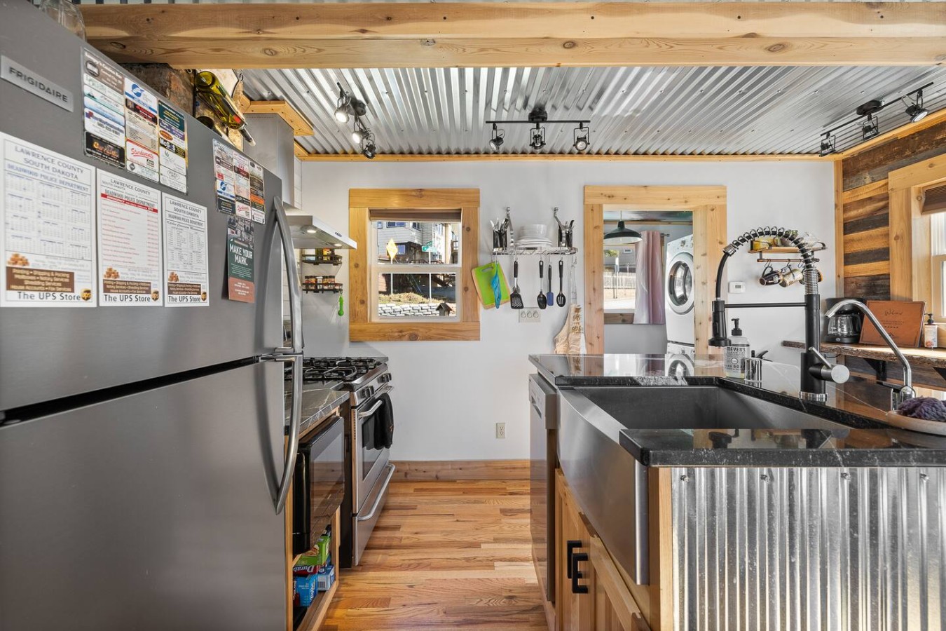 Walsh's Studio Cabin — photo 11
