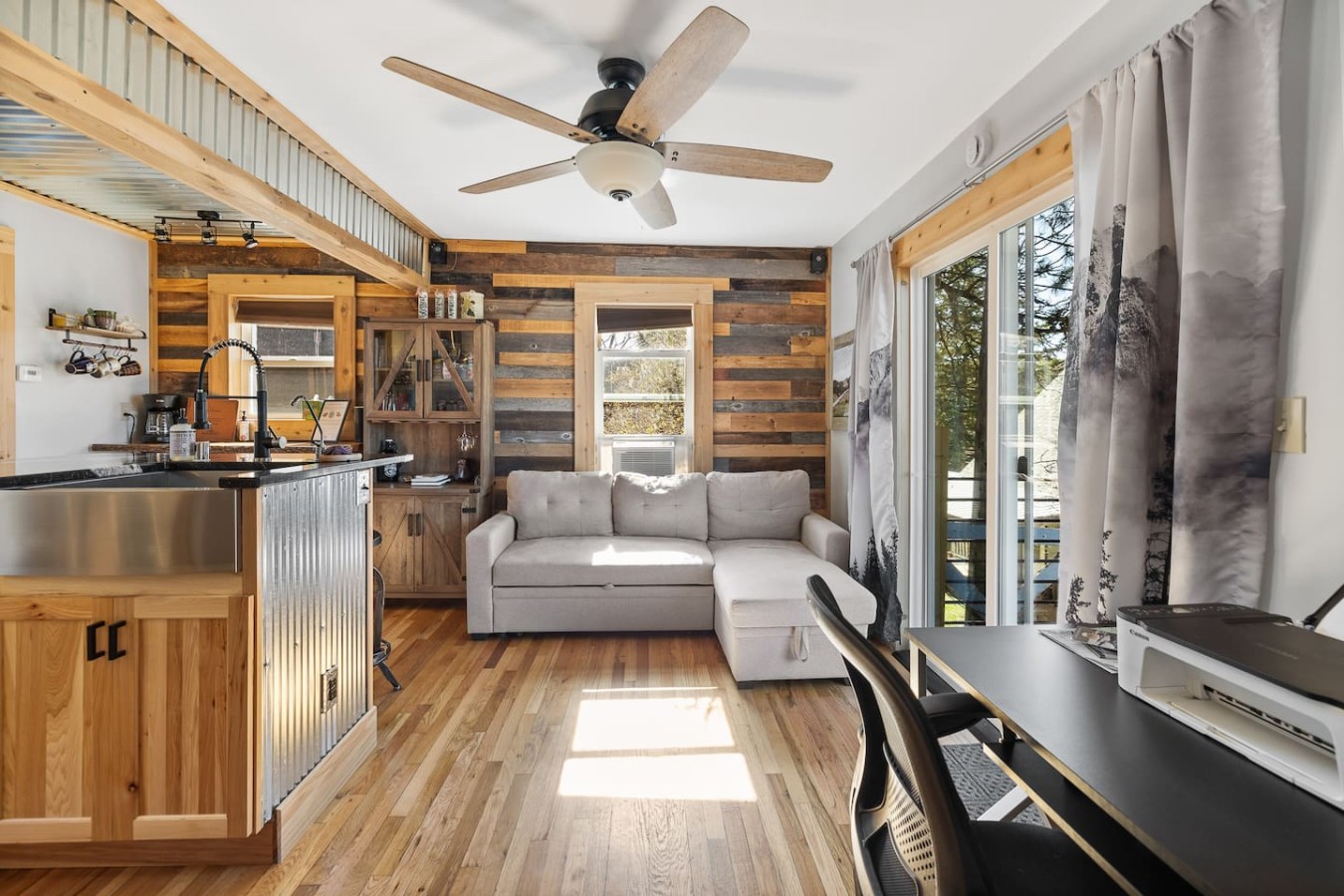 Walsh's Studio Cabin — photo 2