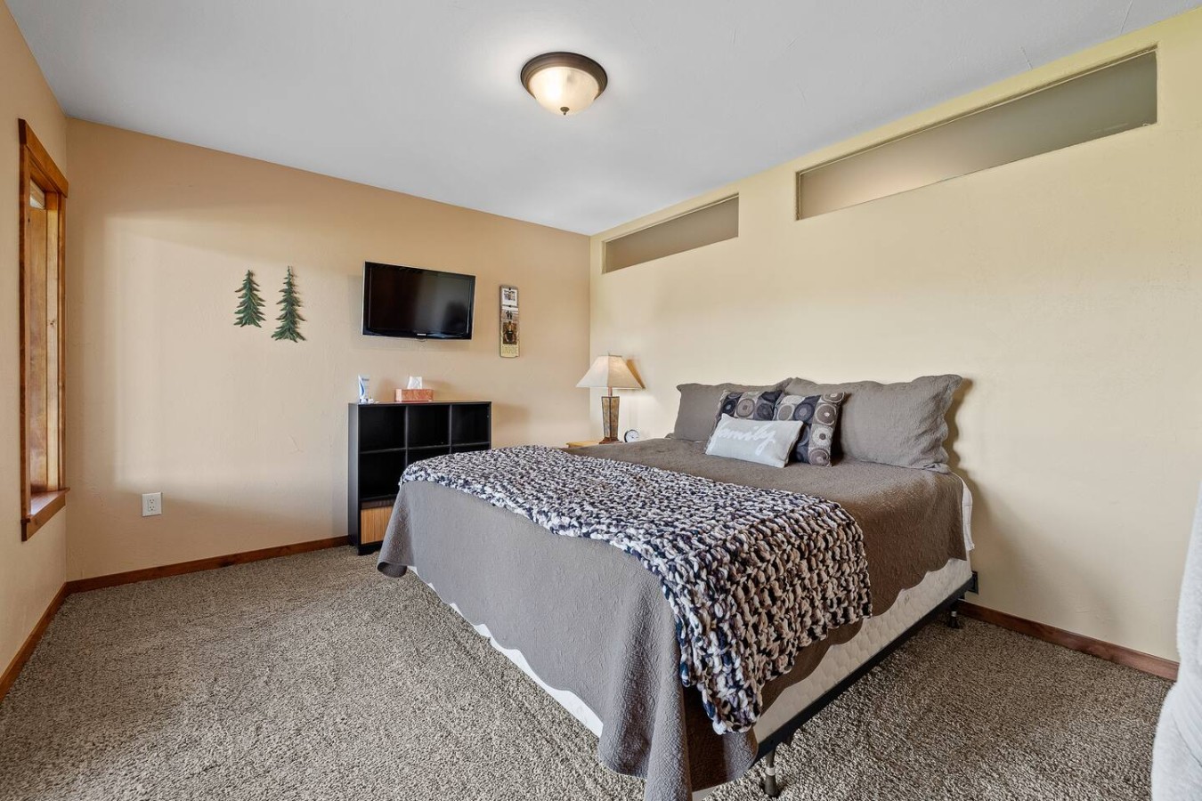 Bedroom King Size Bed, Lower Level