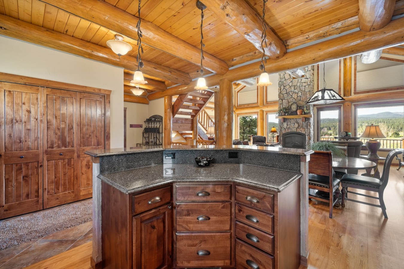 Golf Course, Sleeps 14+, Garage, Hot tub! — photo 9