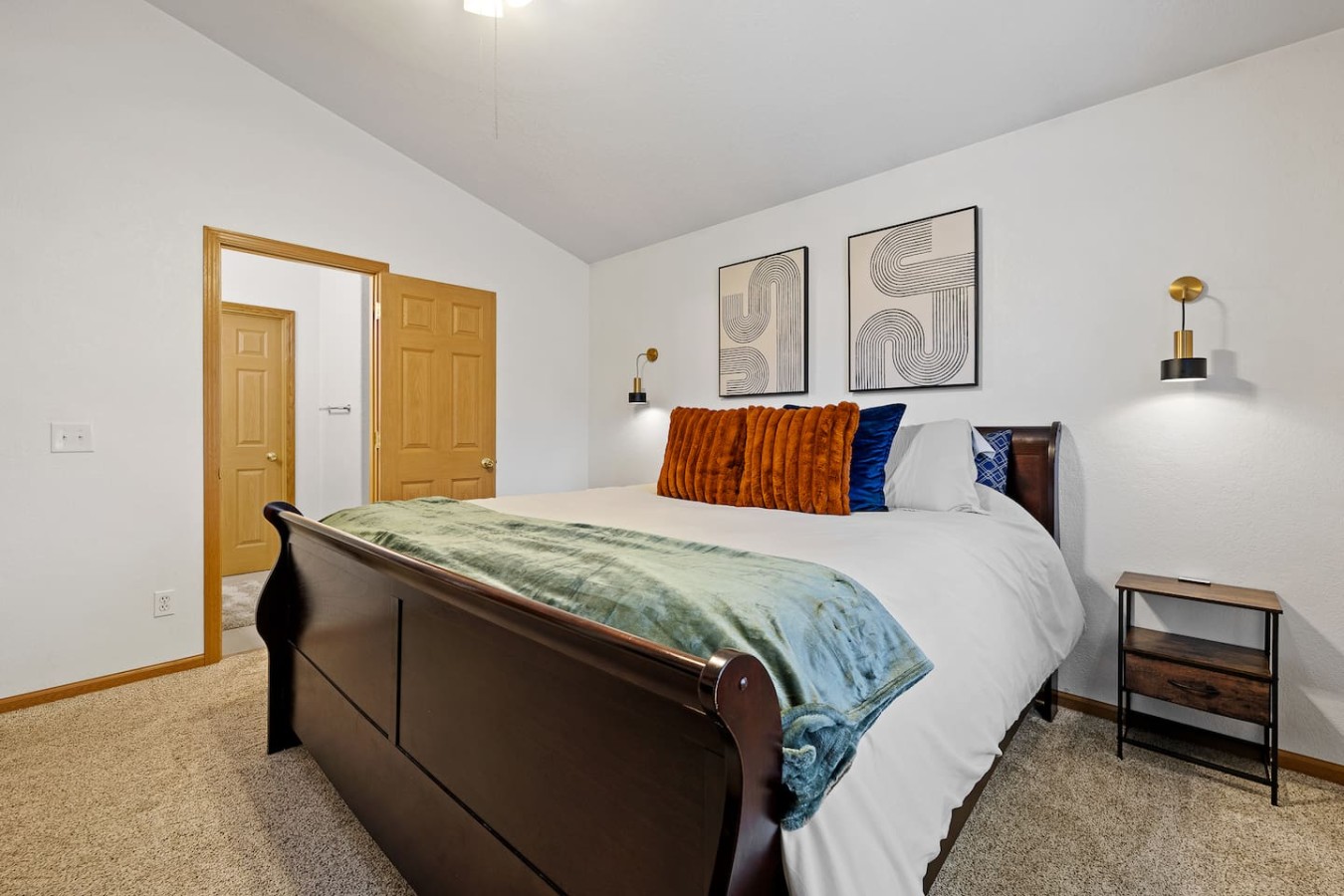Townhouse, Fenced Yard 2bd 2Bath — photo 9