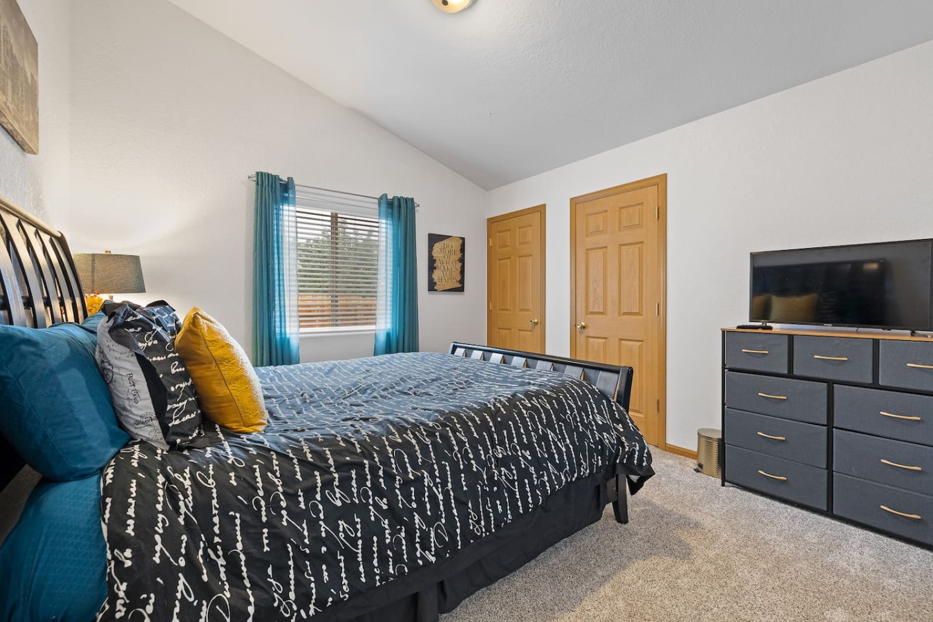 Townhouse, Fenced Yard 2bd 2Bath — photo 12