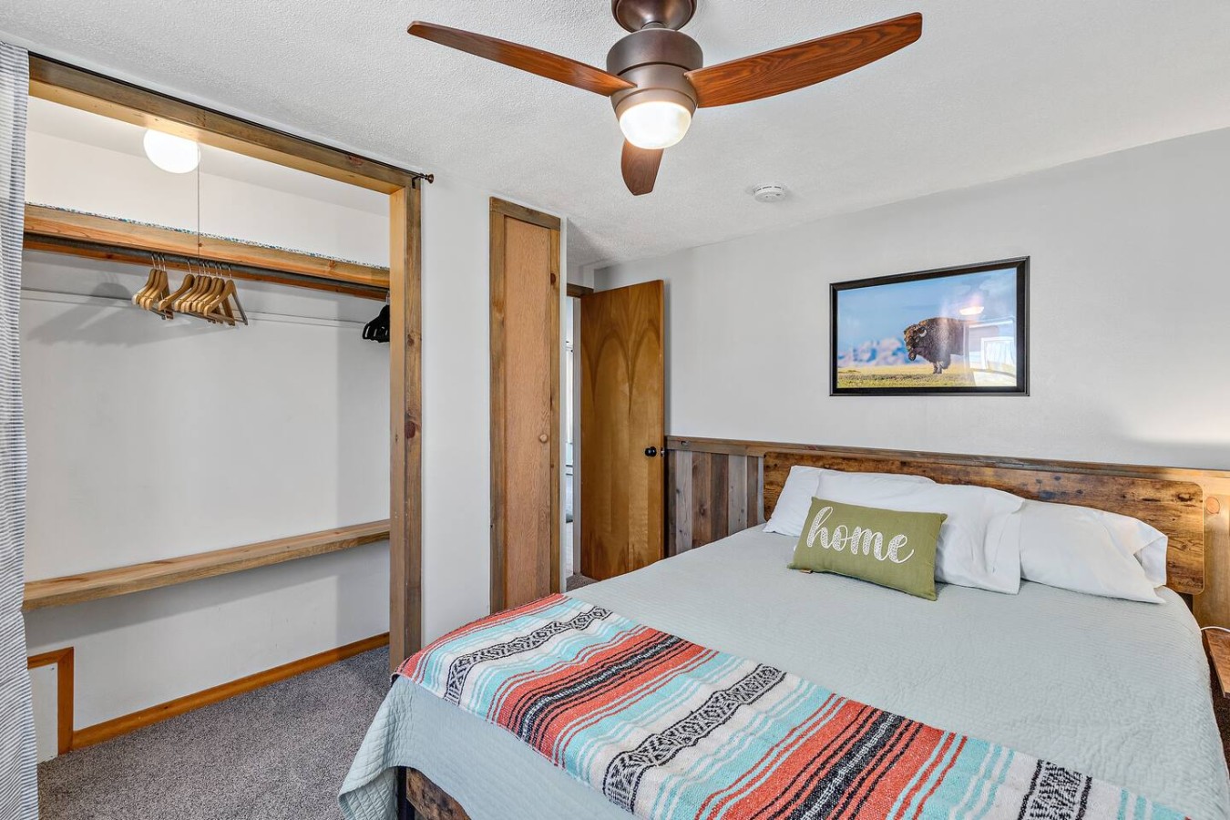 2bedroom 1 bath Fenced Yard — photo 9