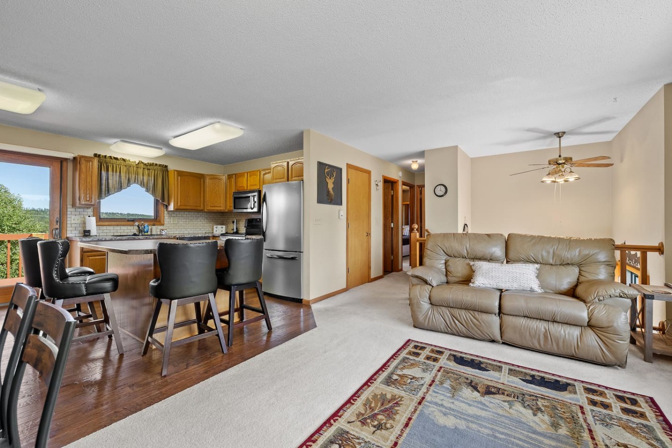 Cozy Nemo Road Retreat 3 bed fenced yard — photo 15