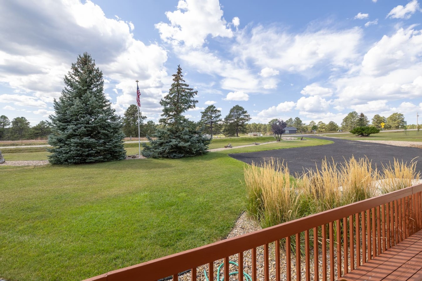Cozy Nemo Road Retreat 3 bed fenced yard — photo 33