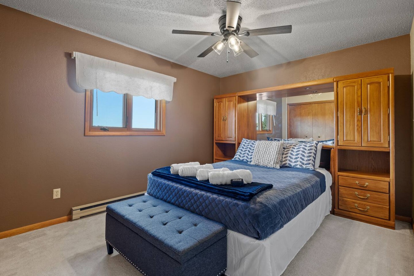 Cozy Nemo Road Retreat 3 bed fenced yard — photo 11