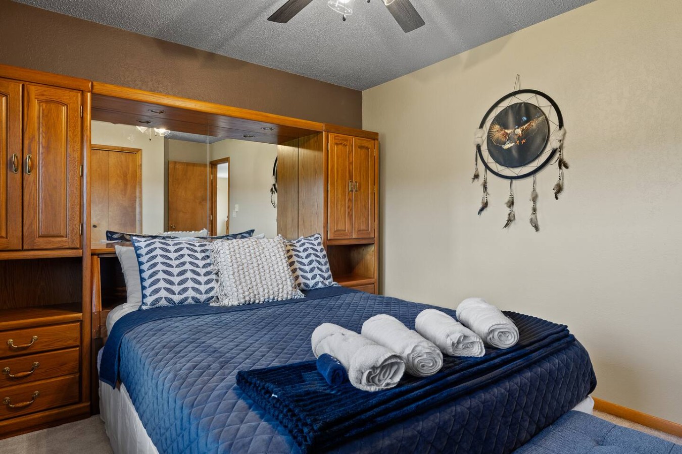 Cozy Nemo Road Retreat 3 bed fenced yard — photo 10
