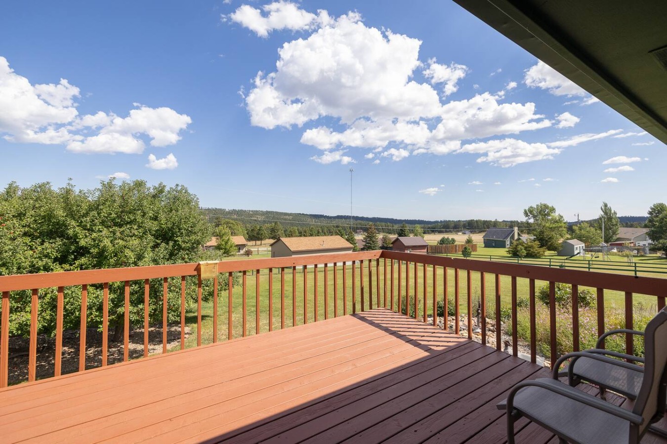 Cozy Nemo Road Retreat 3 bed fenced yard — photo 32
