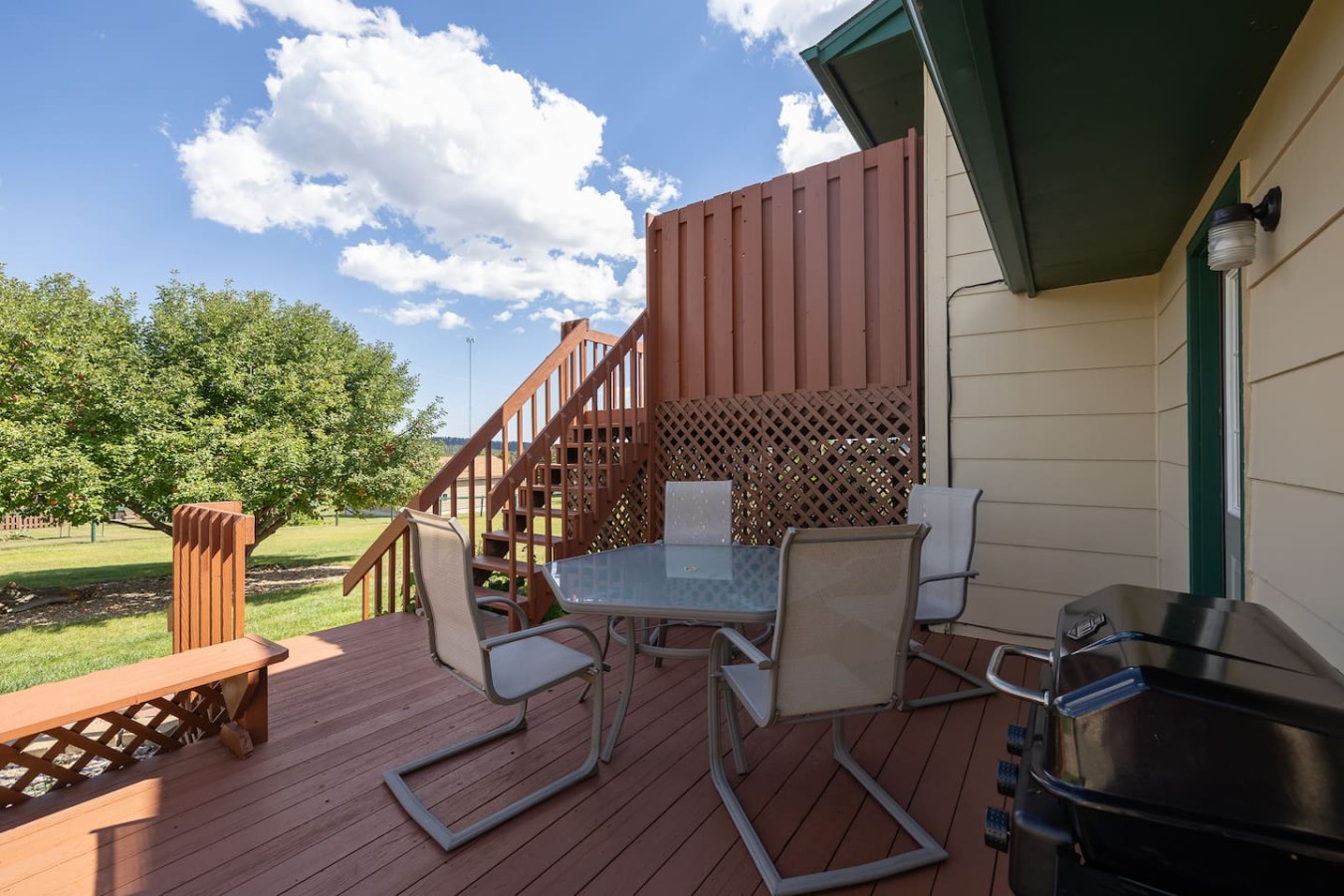 Cozy Nemo Road Retreat 3 bed fenced yard — photo 23