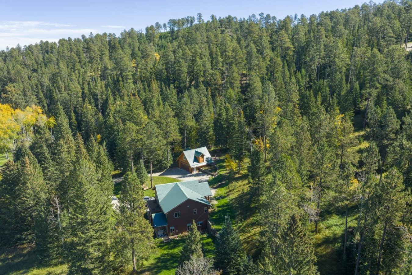 2 bedroom, 2 bathroom, 4 bed, Starlink, Hottub — photo 10