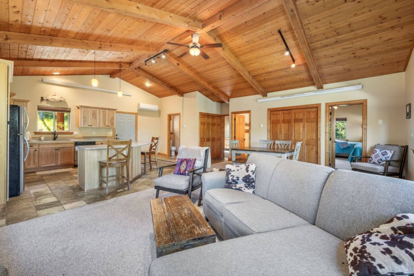 2 bedroom, 2 bathroom, 4 bed, Starlink, Hottub — photo 22