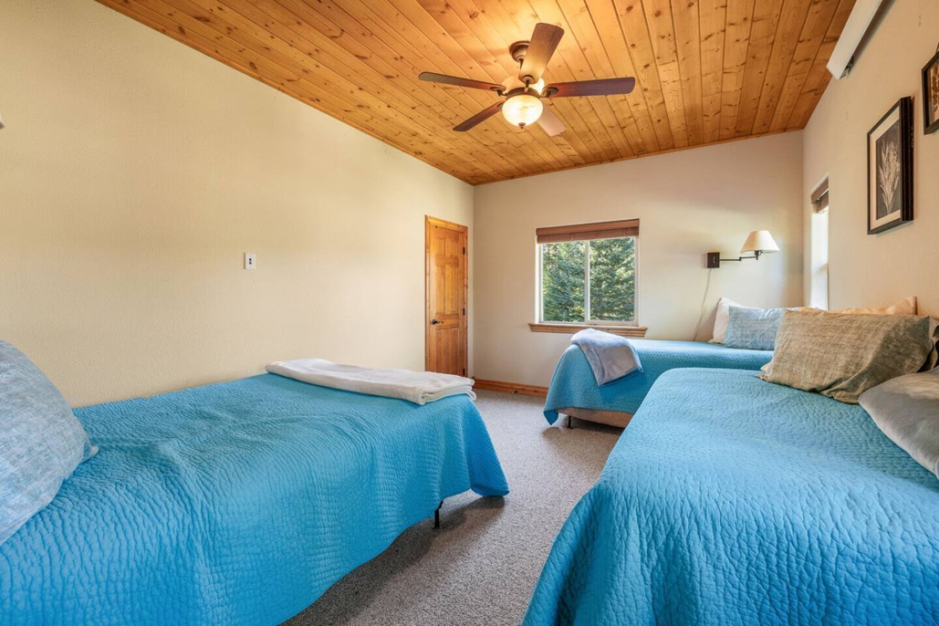 2 bedroom, 2 bathroom, 4 bed, Starlink, Hottub — photo 16