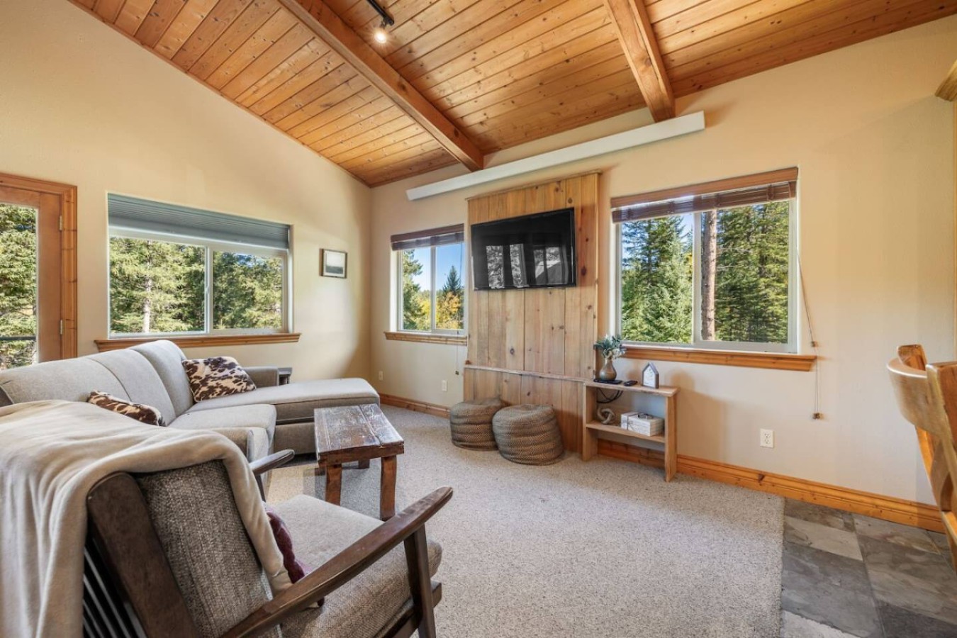 2 bedroom, 2 bathroom, 4 bed, Starlink, Hottub — photo 24