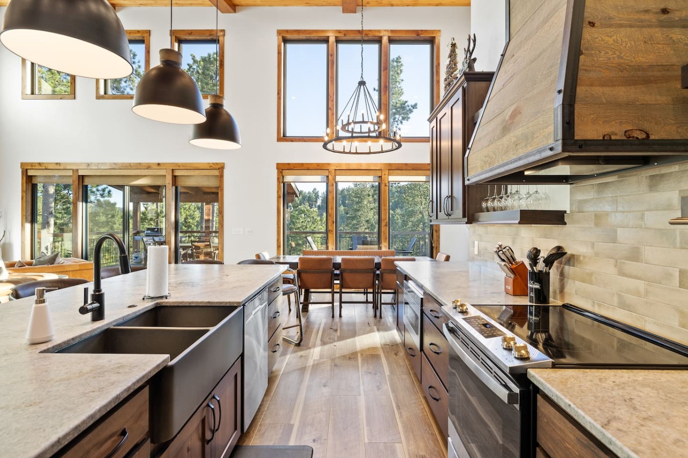 Sleeps 14, Hot tub, OutdoorFireTable, HeatedGarage — photo 11