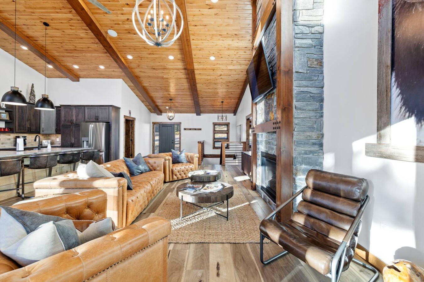 Sleeps 14, Hot tub, OutdoorFireTable, HeatedGarage — photo 26
