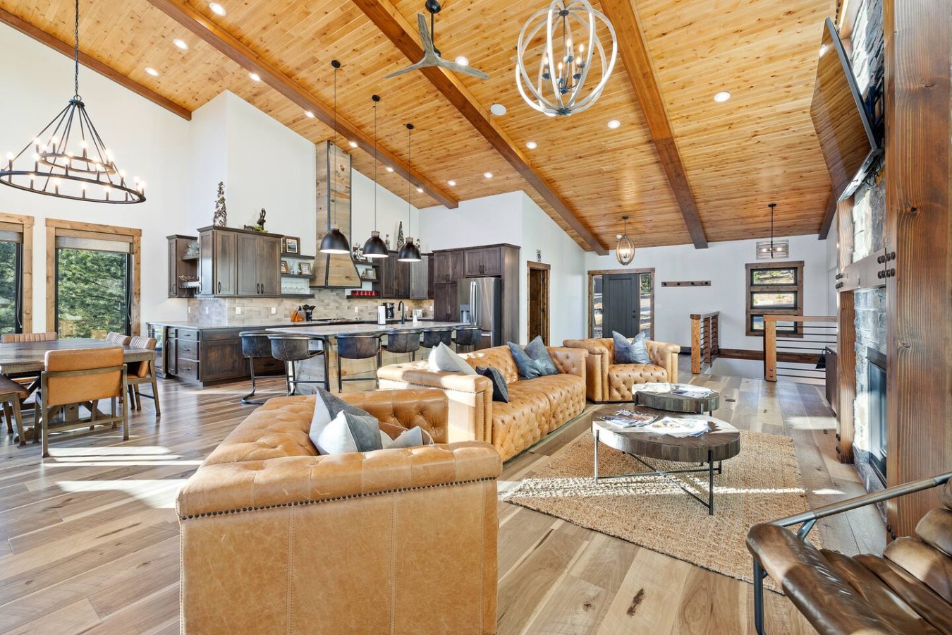 Sleeps 14, Hot tub, OutdoorFireTable, HeatedGarage — photo 25